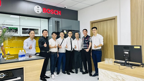 Đội ngũ chăm sóc khách hàng tại Hệ Thống Bếp 365 1 Đội ngũ chăm sóc khách hàng tại Hệ Thống Bếp 365