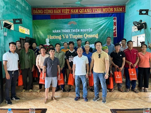Bếp 365 cùng Hiệp hội Bếp và Gia dụng Việt Nam gửi tặng quà cho các gia đình khó khăn tại xã Linh Phú, huyện Chiêm Hóa, tỉnh Tuyên Quang. Bếp 365 cùng Hiệp hội Bếp và Gia dụng Việt Nam gửi tặng quà cho các gia đình khó khăn tại xã Linh Phú, huyện Chiêm Hóa, tỉnh Tuyên Quang.